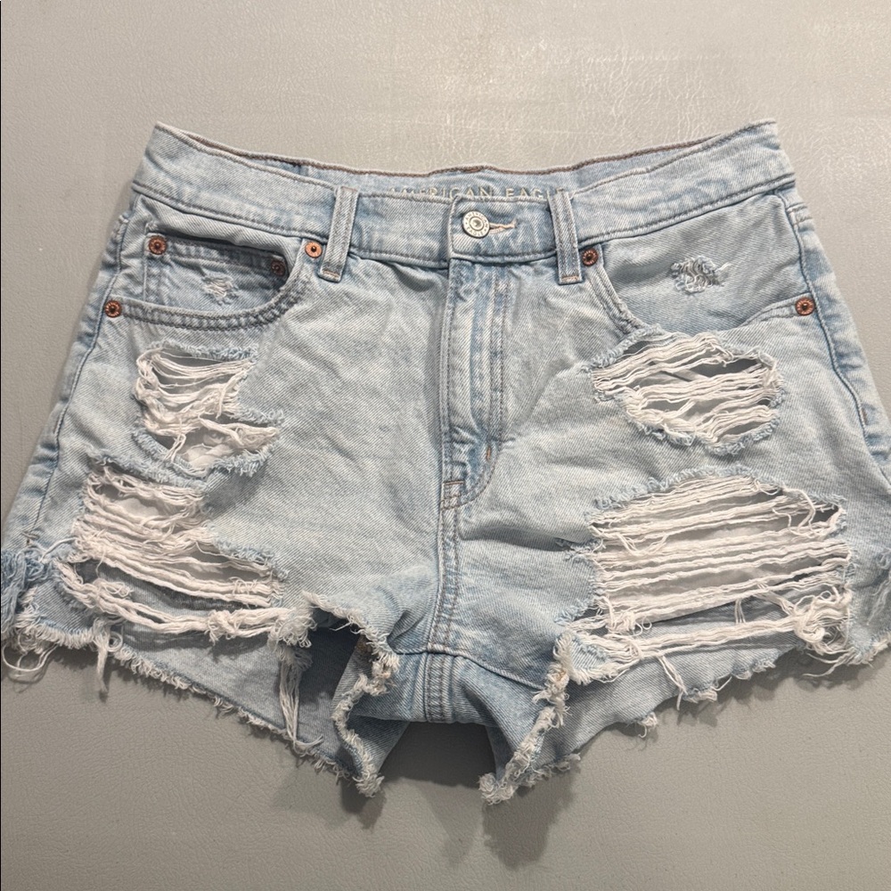 American Eagle Outfitters Light Blue Denim Strigid Shorts size 6 women’s